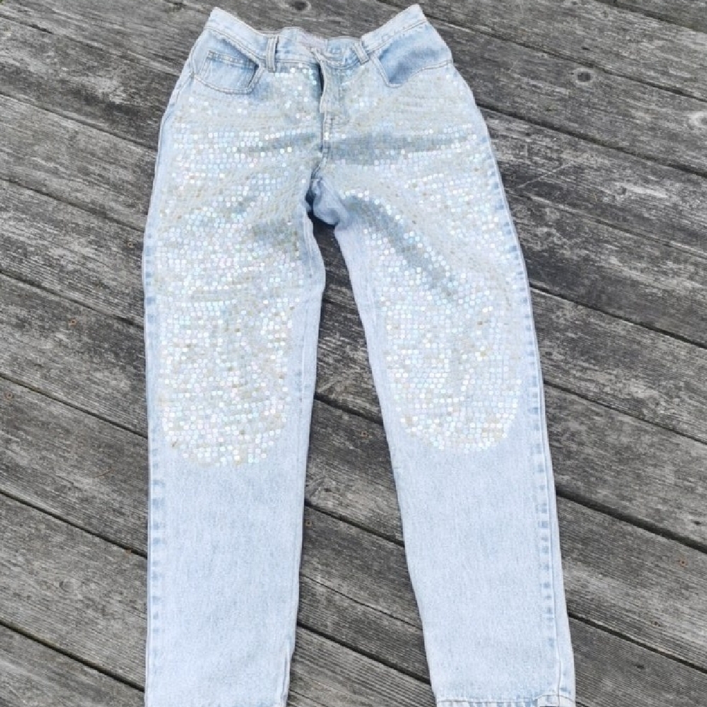 Vintage Dakota sequin front high waisted light wash jeans. Rare find. 💖Size 11